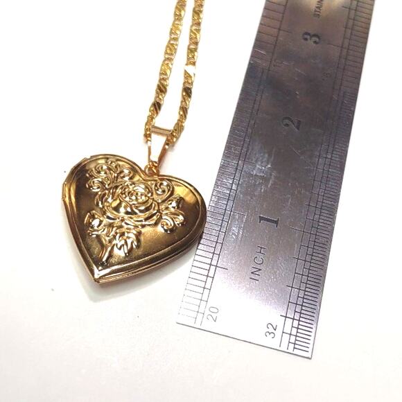18k GP Gold Plated Necklace Heart Rose Flower Locket Valentines Birthday Gift - Picture 1 of 8